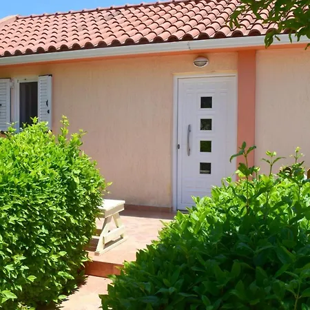 דירה Jasmine's House In Dorizata *